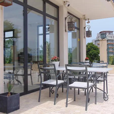 Liberty Aparthotel 3*